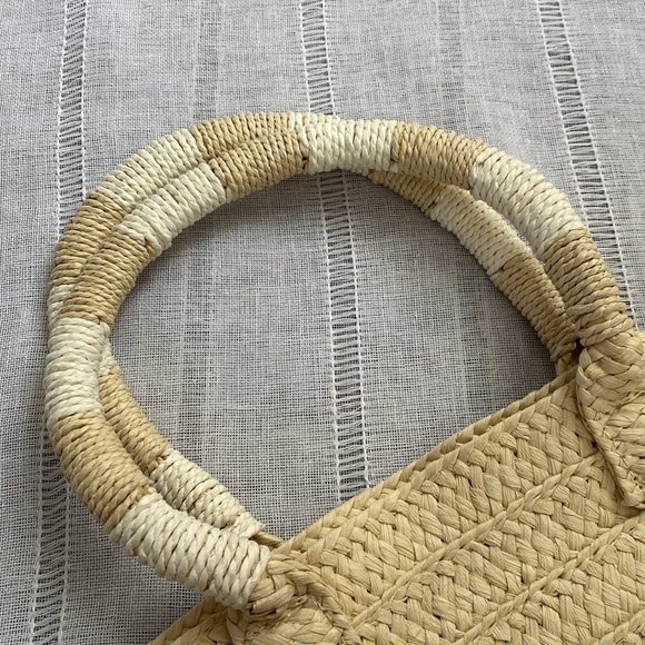 Altru Made for Good NWOT hand made straw tote bag. - Picture 3 of 8